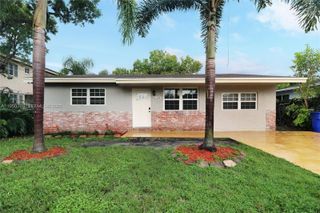 6120 SW 19th St, North Lauderdale, FL 33068
