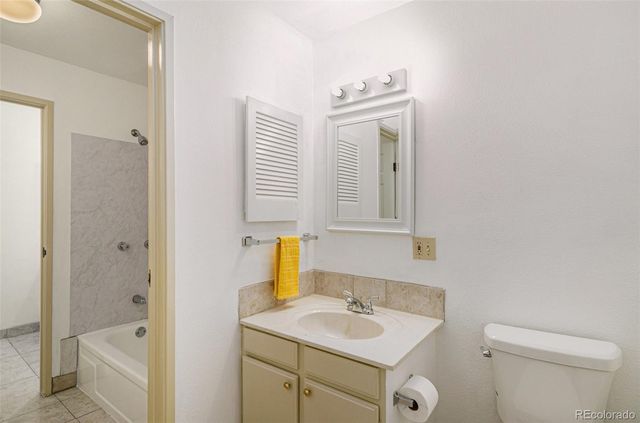 7335 E Quincy Avenue 208, Denver, CO 80237
