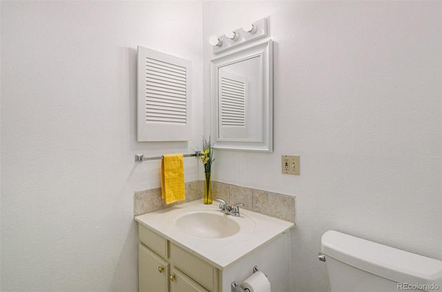 7335 E Quincy Avenue 208, Denver, CO 80237