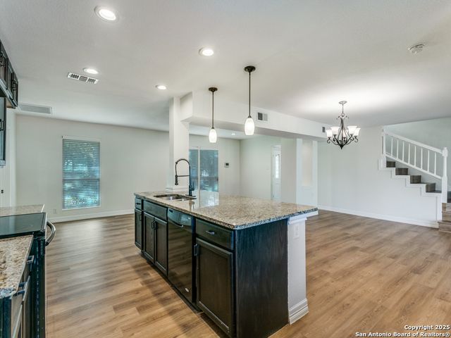 8415 Tiffany Dr, San Antonio, TX 78230