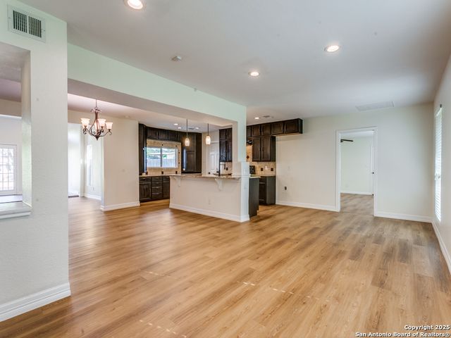 8415 Tiffany Dr, San Antonio, TX 78230
