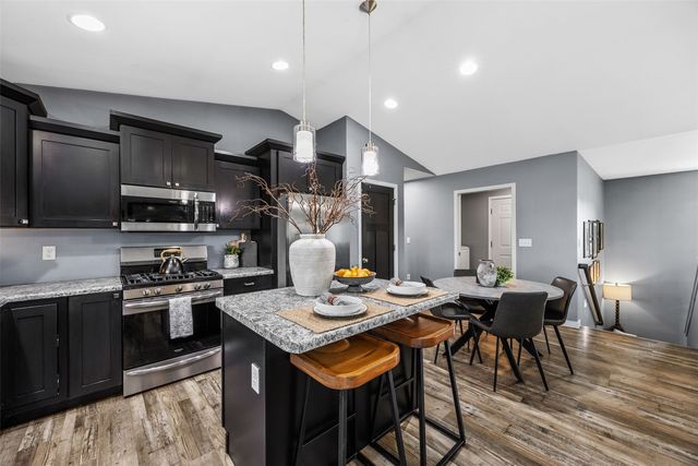 601 Gentry Lane, Tiffin, IA 52340