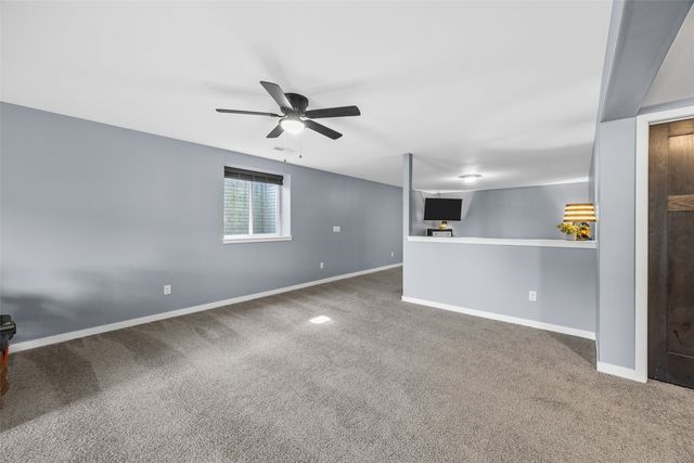 601 Gentry Lane, Tiffin, IA 52340