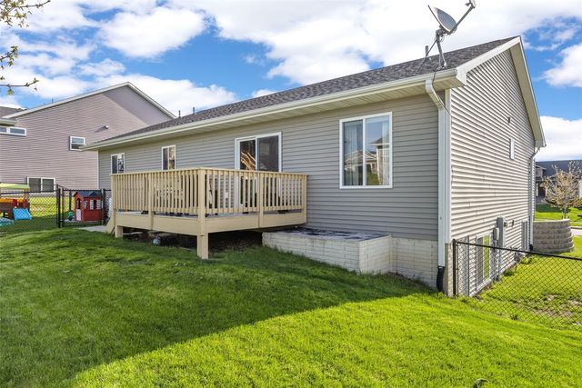 601 Gentry Lane, Tiffin, IA 52340