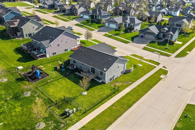 601 Gentry Lane, Tiffin, IA 52340