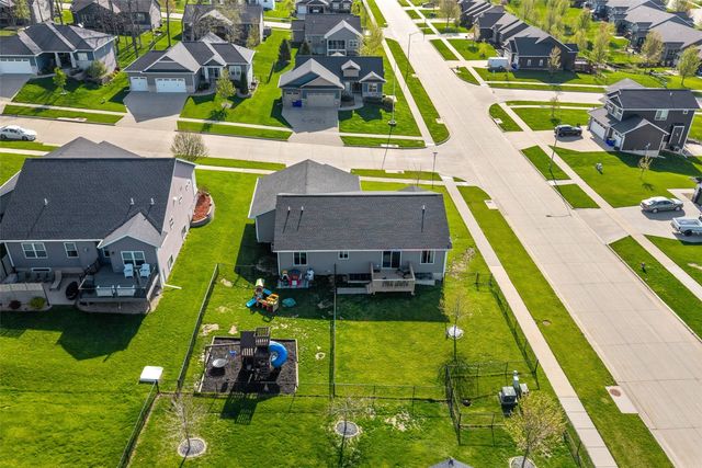 601 Gentry Lane, Tiffin, IA 52340