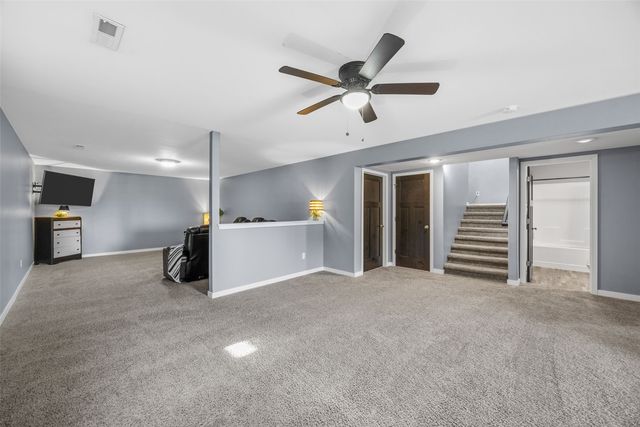601 Gentry Lane, Tiffin, IA 52340