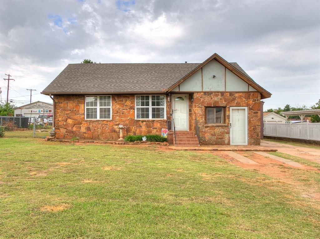 1016 Maple Avenue, Yukon, OK 73099