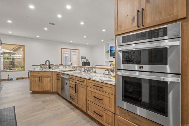 1140 Gary Lane, Escondido, CA 92026