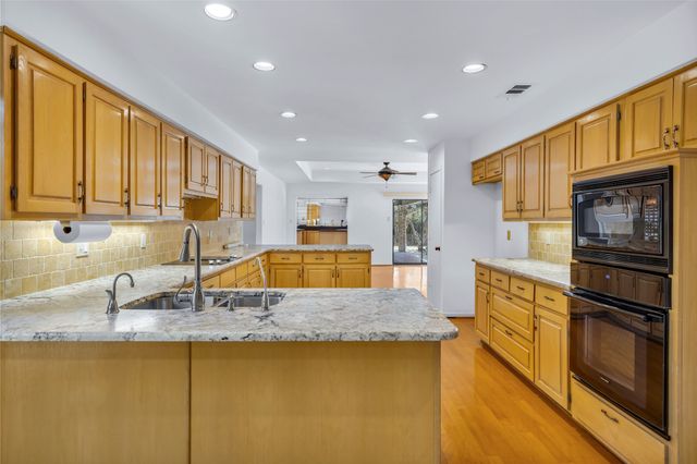 6326 Oakleaf Road, Dallas, TX 75248