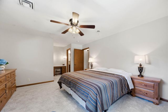 8226 E Peach Tree Ln, Wichita, KS 67207
