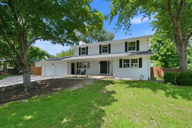 8226 E Peach Tree Ln, Wichita, KS 67207