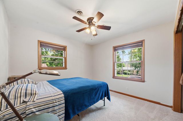 8226 E Peach Tree Ln, Wichita, KS 67207