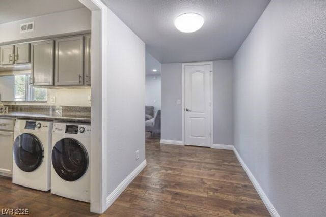 682 Oakmont Avenue 1507, Las Vegas, NV 89109