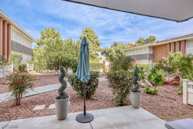 682 Oakmont Avenue 1507, Las Vegas, NV 89109