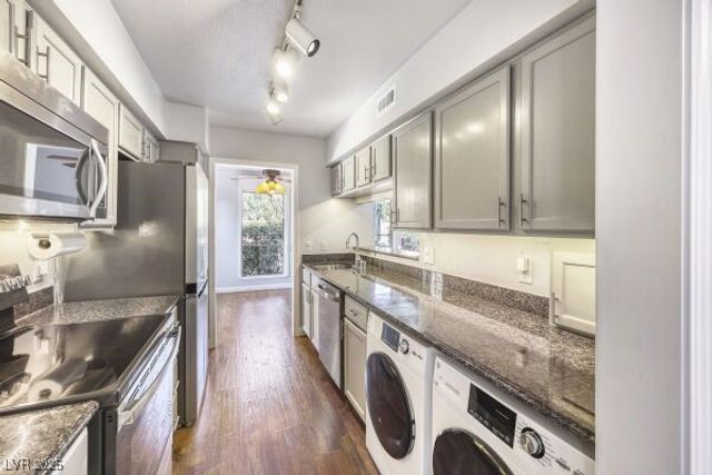 682 Oakmont Avenue 1507, Las Vegas, NV 89109