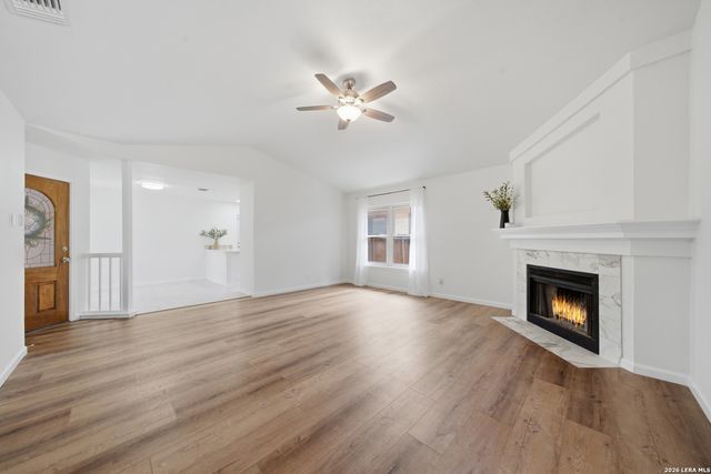 9231 DEER VLG, San Antonio, TX 78250