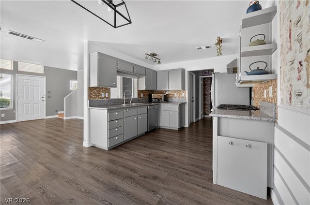 4029 Castle Cove Drive, Las Vegas, NV 89108