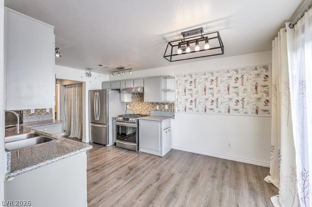 4029 Castle Cove Drive, Las Vegas, NV 89108