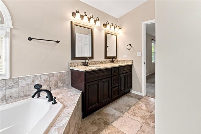 66 Copperwood Drive, Buffalo Grove, IL 60089