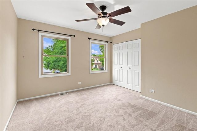 66 Copperwood Drive, Buffalo Grove, IL 60089