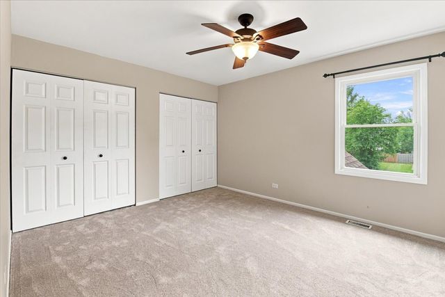 66 Copperwood Drive, Buffalo Grove, IL 60089