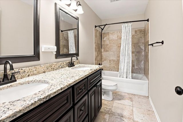 66 Copperwood Drive, Buffalo Grove, IL 60089