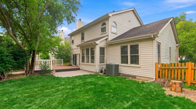 66 Copperwood Drive, Buffalo Grove, IL 60089