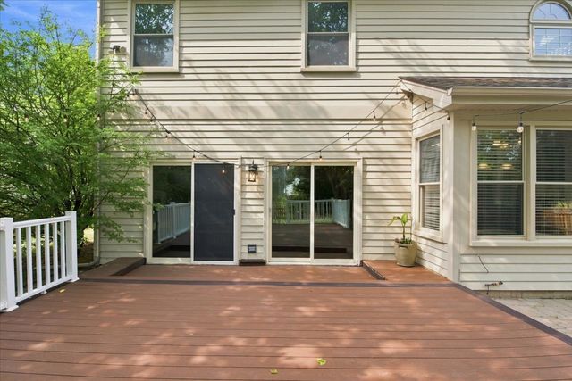 66 Copperwood Drive, Buffalo Grove, IL 60089