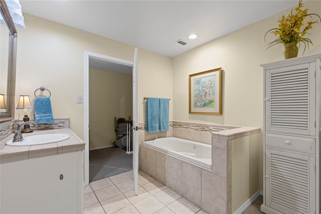 1231 Roaring Springs Road 1, Fort Worth, TX 76114