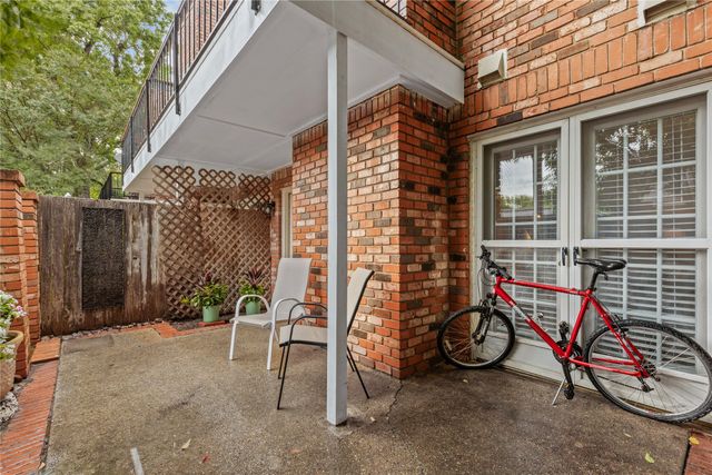 1231 Roaring Springs Road 1, Fort Worth, TX 76114