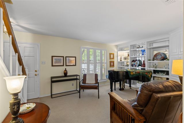 1231 Roaring Springs Road 1, Fort Worth, TX 76114