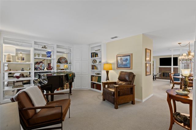 1231 Roaring Springs Road 1, Fort Worth, TX 76114