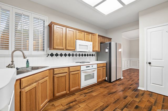 2634 Lakehills St, San Antonio, TX 78251