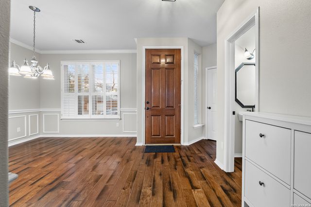 2634 Lakehills St, San Antonio, TX 78251