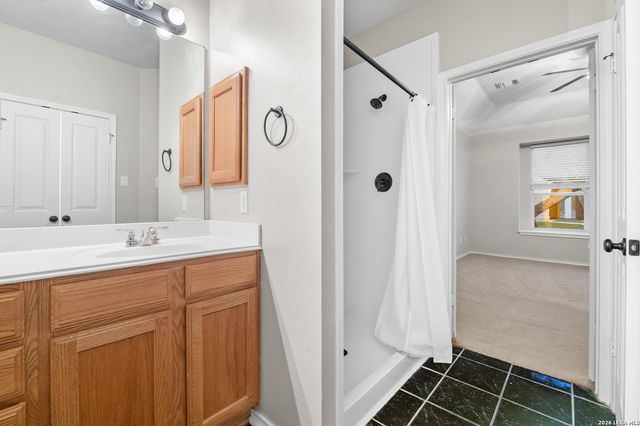 2634 Lakehills St, San Antonio, TX 78251