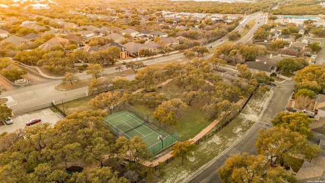 2634 Lakehills St, San Antonio, TX 78251