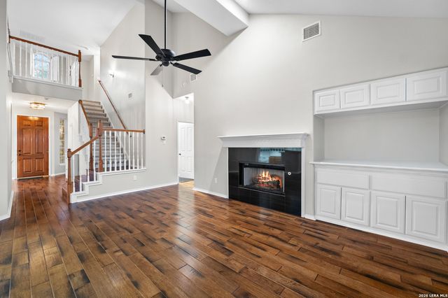 2634 Lakehills St, San Antonio, TX 78251