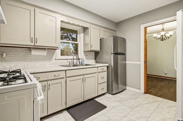 313 S 34th Street, South Bend, IN 46615