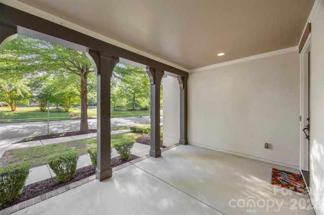 8624 Robbins Crescent Drive, Cornelius, NC 28031