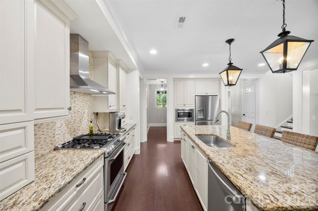 8624 Robbins Crescent Drive, Cornelius, NC 28031
