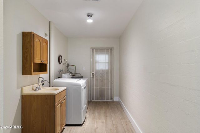 7768 E MARIPOSA Drive, Scottsdale, AZ 85251