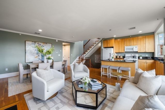 578 Massachusetts Ave 4, Boston, MA 02118
