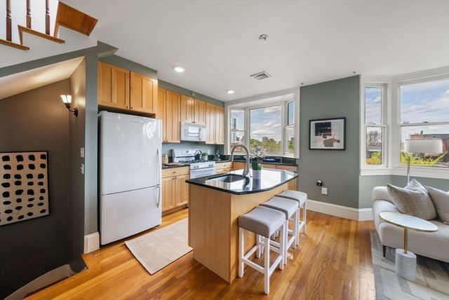 578 Massachusetts Ave 4, Boston, MA 02118