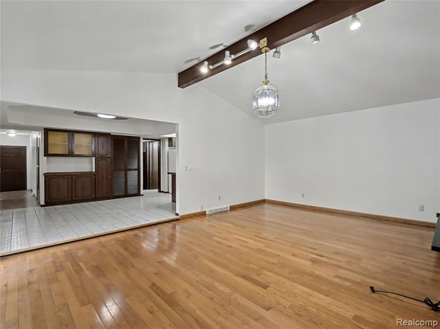 36458 Jeffrey Drive, Sterling Heights, MI 48310