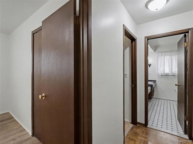 36458 Jeffrey Drive, Sterling Heights, MI 48310