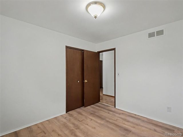 36458 Jeffrey Drive, Sterling Heights, MI 48310