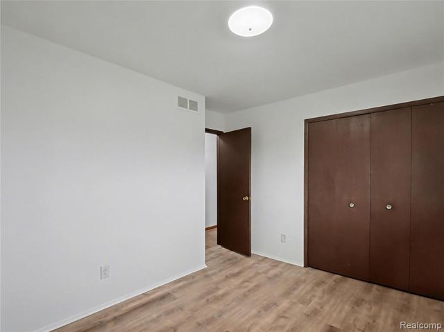 36458 Jeffrey Drive, Sterling Heights, MI 48310