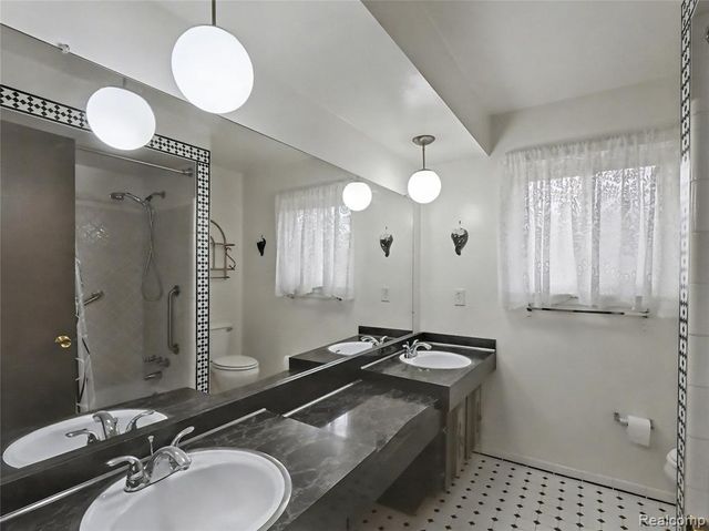 36458 Jeffrey Drive, Sterling Heights, MI 48310