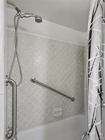 36458 Jeffrey Drive, Sterling Heights, MI 48310